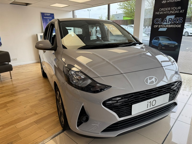 HYUNDAI i10
