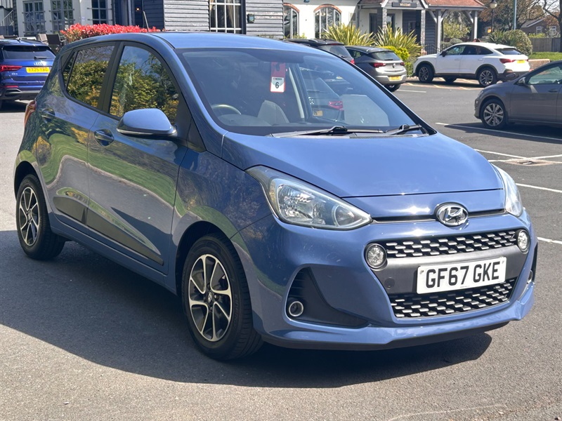 HYUNDAI i10