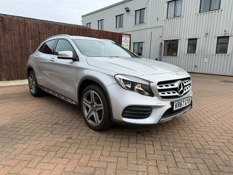 MERCEDES-BENZ GLA