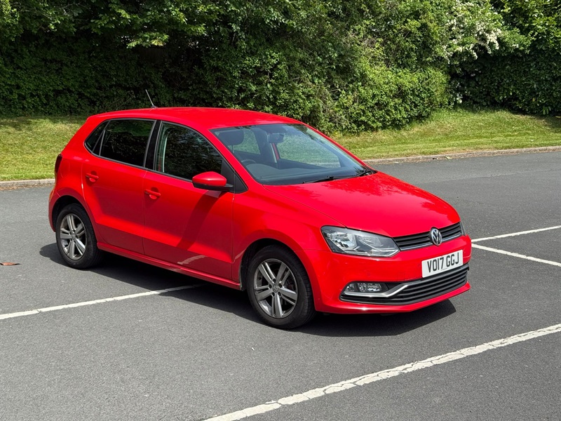 VOLKSWAGEN Polo
